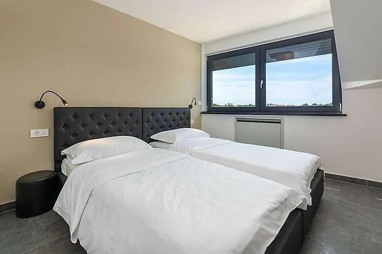 Seaview Apartment Funtana Croatia