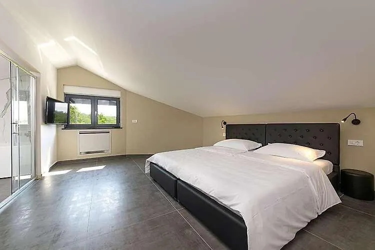 Seaview Apartment Funtana 0*,  Croatia
