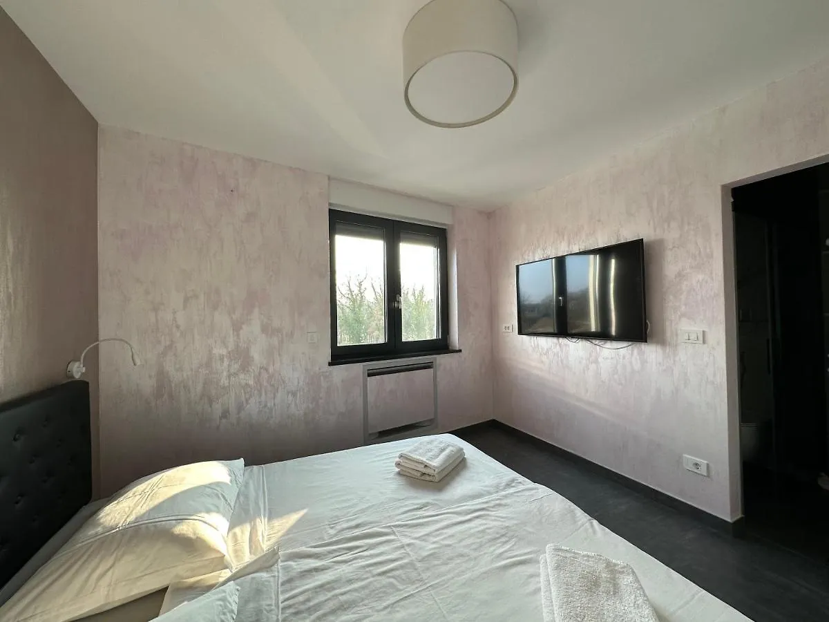 Seaview Apartment Funtana Croatia