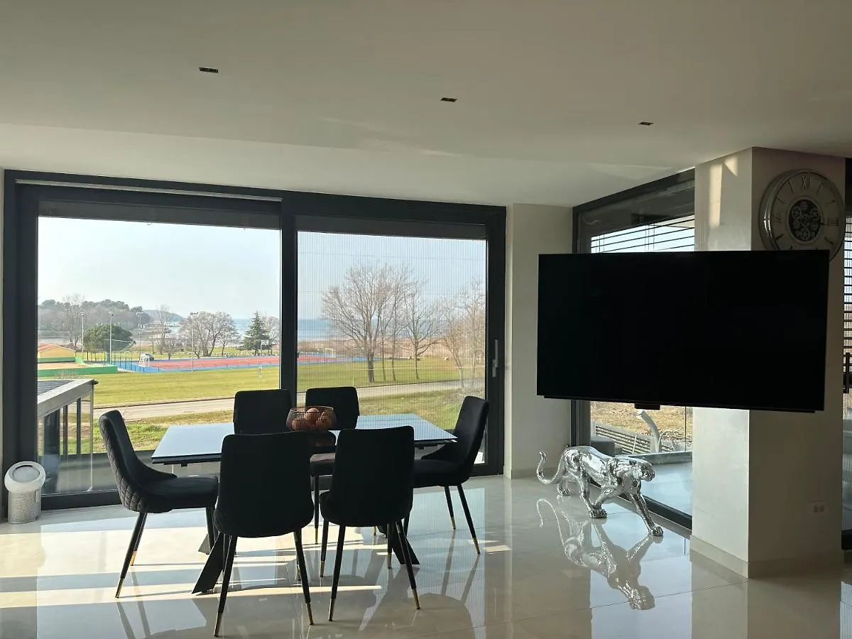 Seaview Apartment Funtana Croatia