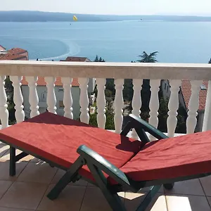 https://apartment-miramare.primorje-gorskikotar.com
