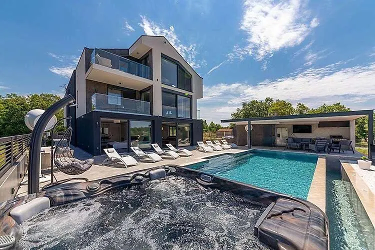 Seaview Apartment Funtana 0*,