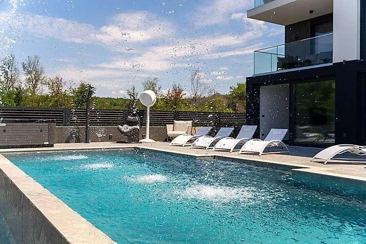 Seaview Apartment Funtana Croatia